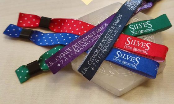 Pulseiras da Feira Medieval à venda na Junta