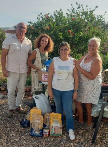 Alimentos da recolha solidária entregues a associação